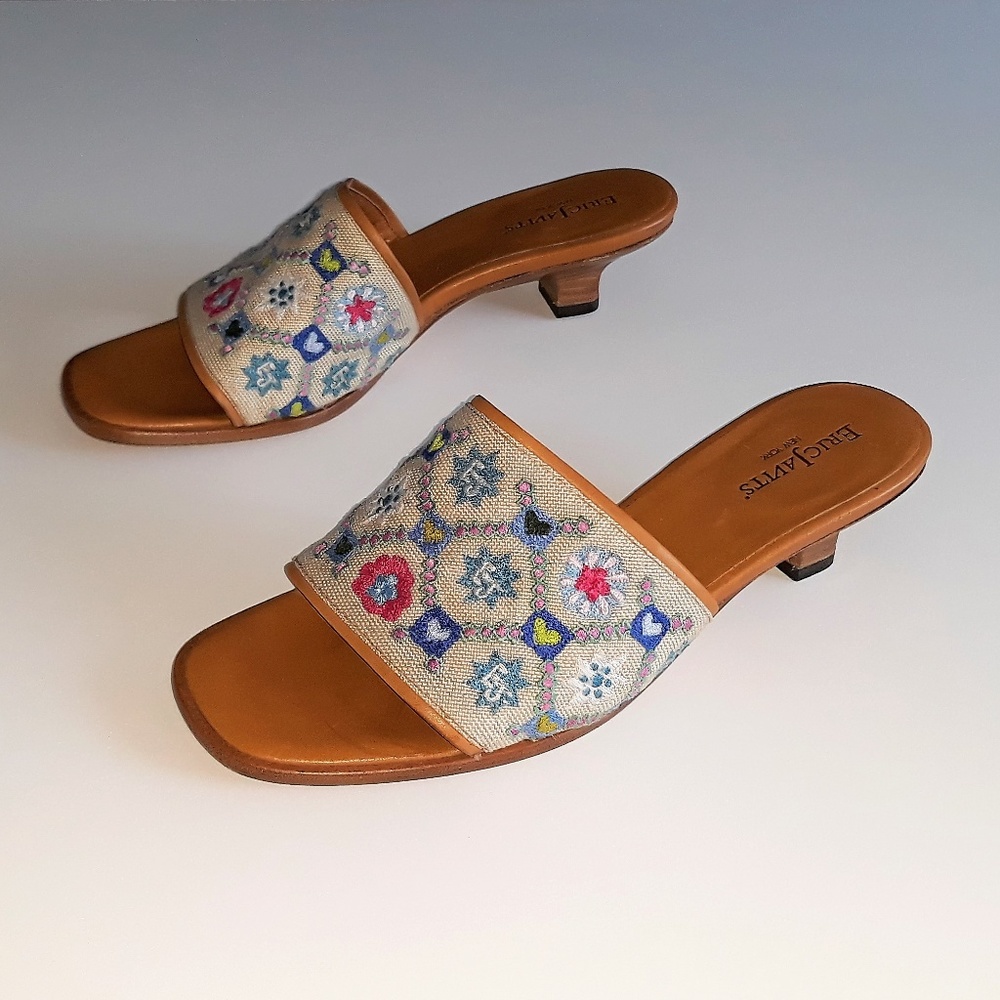 *Eric Javits Initials Hearts Embroidered Italian Leather Sandals 7M